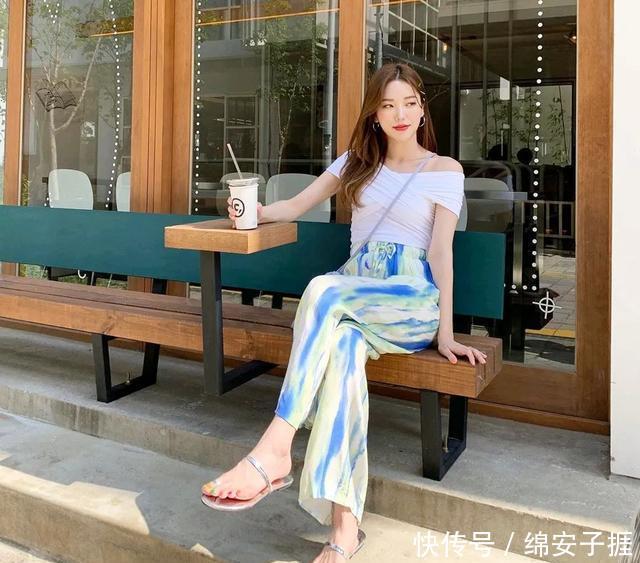 『针织上衣』比阔腿裤更百搭!今年流行「云朵裤」,舒适又显瘦