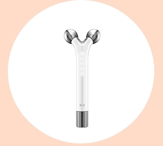 关晓彤跟鹿晗从日本回来，眼袋竟袋消失了？！难道是假眼袋？