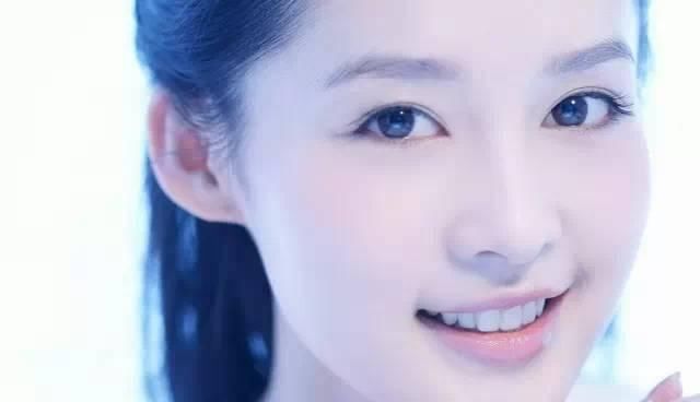  『提高』新手化妆非常简单，1分鐘入门，懒变美提高自己的颜值有高招！