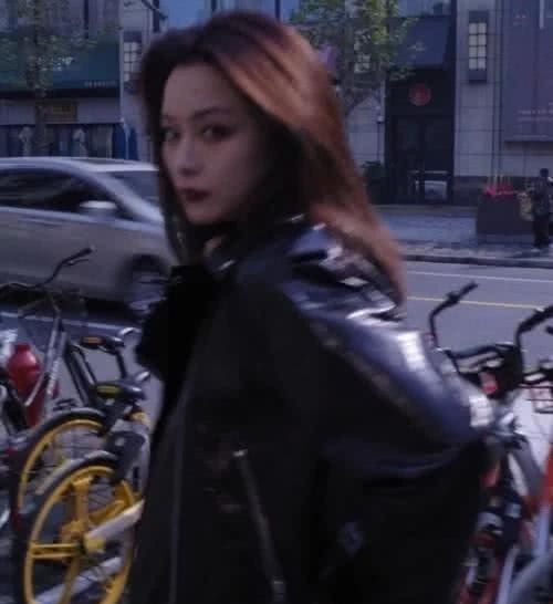 [ 街头风]看到她中分后一秒剧终，难怪《唐人街探案3》kiko一直都是齐刘海