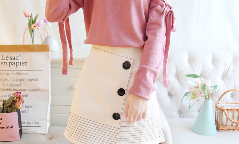 老婆个不高，但是特别会穿衣，穿小香风套装，没人相信她一米五