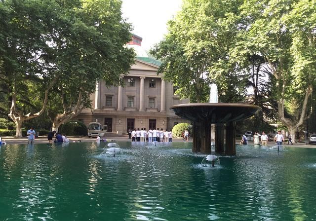  富得流油|我国这个省份因为太强悍了，后被一分为三，如今个个富