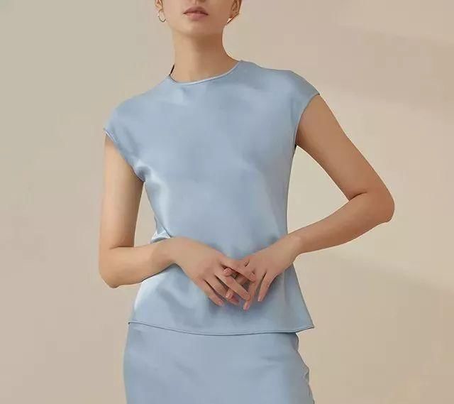 不挑身材的衬衫裙，气质满分