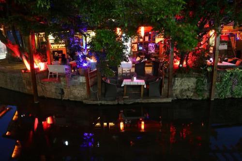 云南最有名的古镇，游客日渐稀少降价30元，游客：免费都不去！