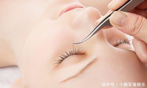 睫毛:女生睫毛越来越短?多半是常做2件事,改正后睫毛变长变密