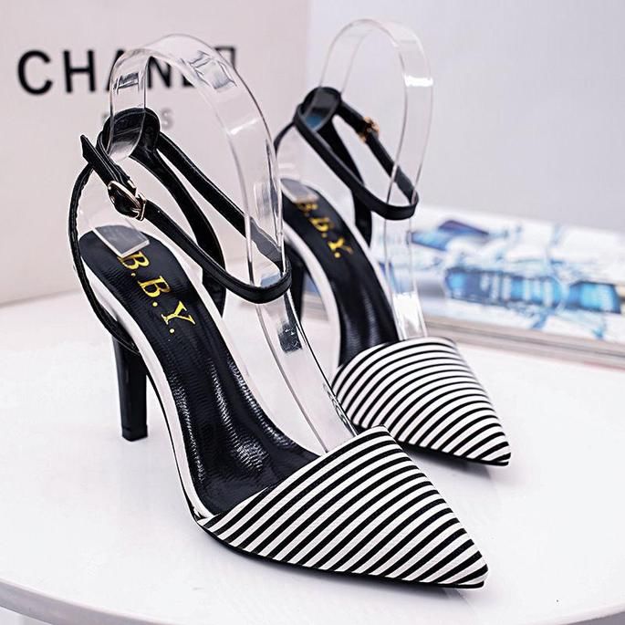 刚刚火起来的高跟鞋，适合身高158的女生穿，显高不是一点点哦