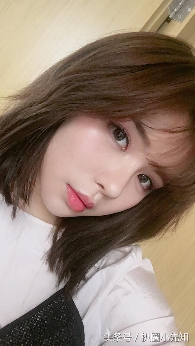 曾经被曝黑料，被骂卖假货，恋情不被祝福，如今公布新恋情一脸甜