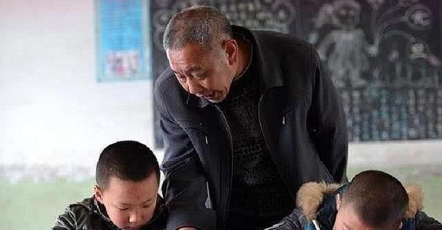  明年■明年退休，2019年评上高级教师作用有多大？还有必要参评