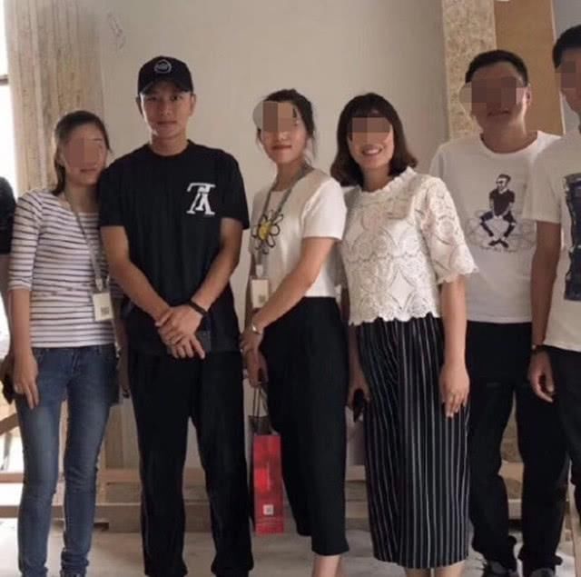 懒理出轨女助理谣言，贾乃亮高温拍戏中暑却无半句软弱和抱怨