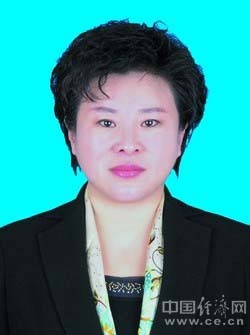 高环(女)辞去伊春市人大常委会主任职务