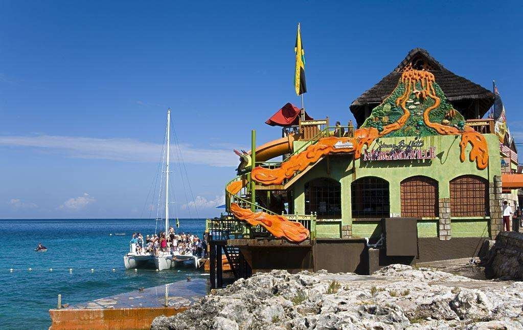 北美最无奈小国：博尔特故乡，距美国800公里却常被以为在非洲