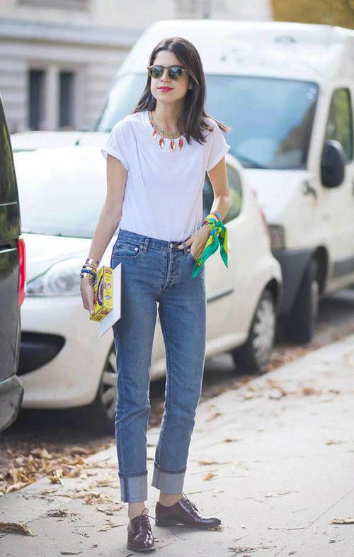 还在穿紧身裤？今年翻边牛仔裤才最火！