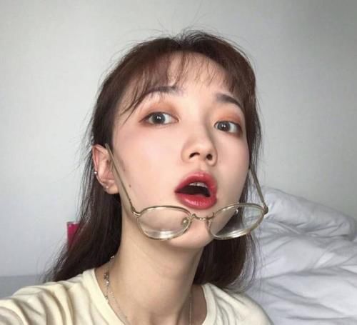 [脸上]女生有这“4个特征”在脸上，颜值瞬间老很多，20岁像40岁！