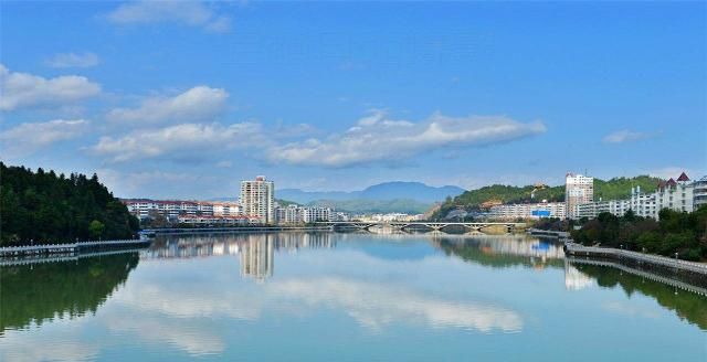  gdp|我国三个带“江”的省份，发展的一个比一个好，你去过哪个?