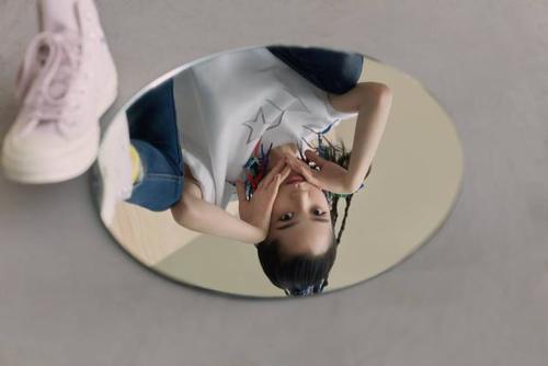 杨幂的彩色脏辫好时髦 Angelababy的也超俏皮