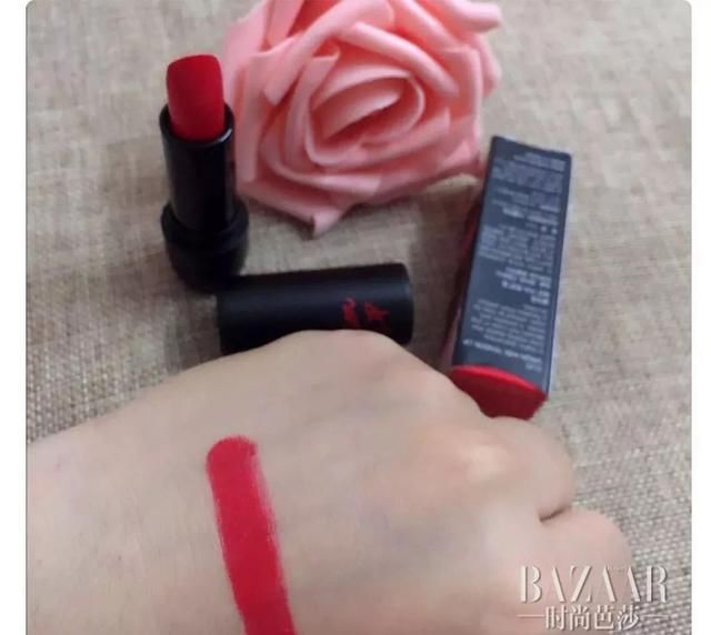 “斩澜色”大雨里都不脱妆？夏季玩水大作战我也能做到！