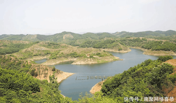 中国水量最丰富的城市, 人均水量2400立方米, 被誉为“中国水都”