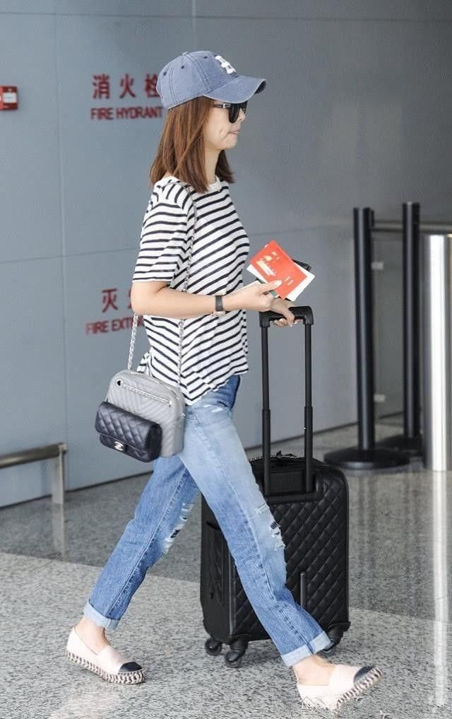 当林心如穿上平底鞋，身材立马五五分!跟穿高跟鞋一比，差距大!