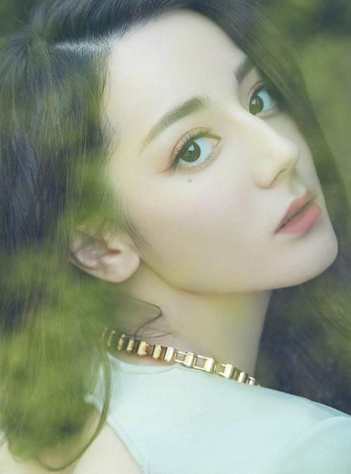  看起来：眼睛拥有这3个“特征”的女人，会自带眼妆效果，不化妆更好看