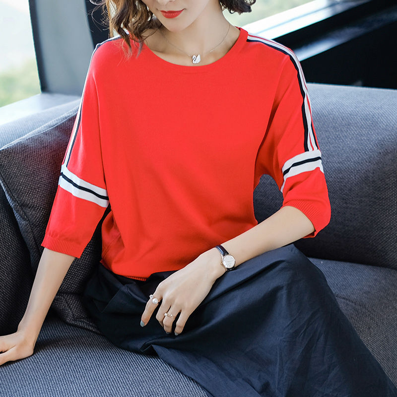 小个子，穿简洁又不失华丽感的时尚女装，不但显腿长还显气质