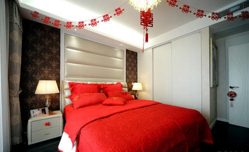 95㎡温馨甜蜜婚房，头次见餐厅里装电视，效果备受欢迎！