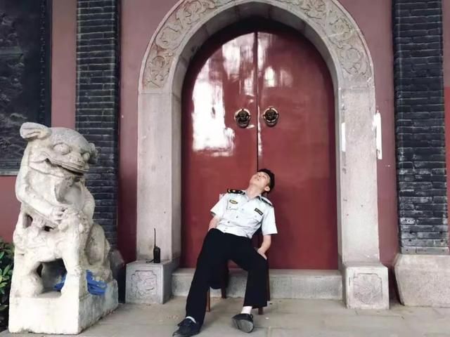  赵彬：看完这个外卖小哥的朋友圈，我惊了