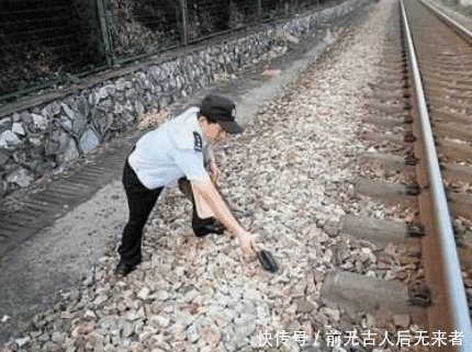  [车站]火车靠近车站时，为什么要锁着厕所听工作人员这么说