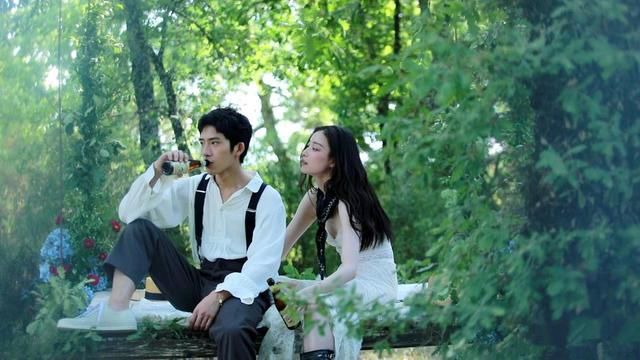 倪妮分手后首晒照，各自安好|景甜方辟谣婚讯:假消息!