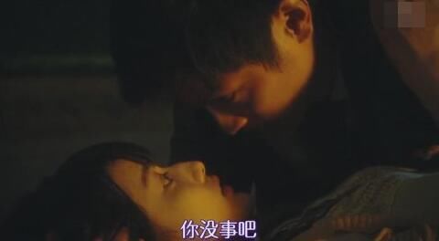 男子逼痴情女友打胎，医生检查后立即报警，女孩还没搞明白咋回事