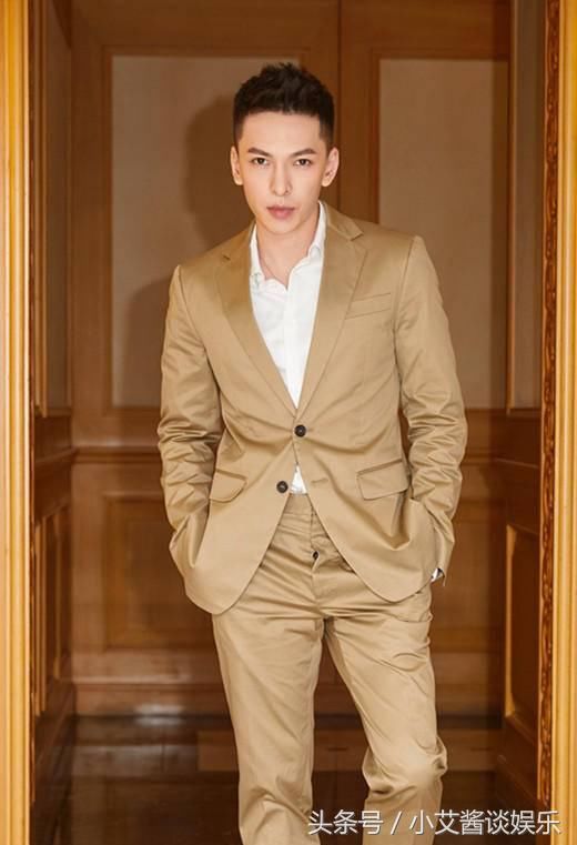 《如懿传》中的颜值担当是李玉，网友：戏里戏外都是进忠比较帅！