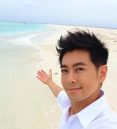 娱乐圈一本正经撒谎，被网友毫不留情戳穿的5大明星，图5最尴尬！