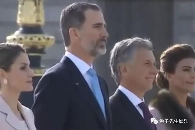 阿根廷第一夫人当众要牵手，却被西班牙王后莱蒂齐亚各种碾压！