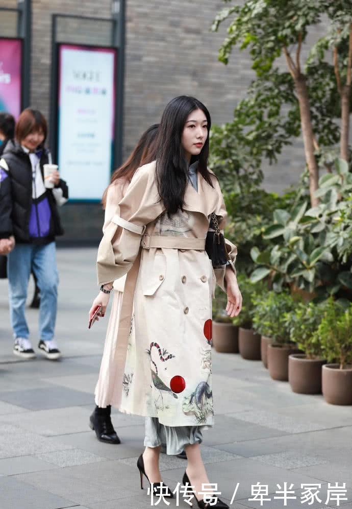 #中国#街拍:素颜小姐姐复古风和中国风兼具、让东方美带着十足的惊艳!