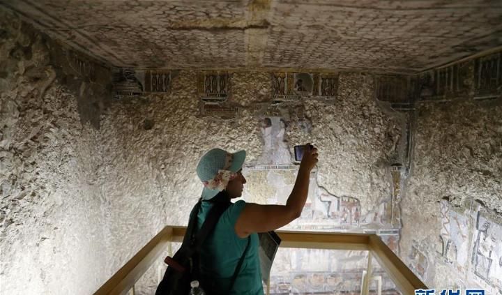 埃及开放两座3300年历史古墓，内部壁画保存完好
