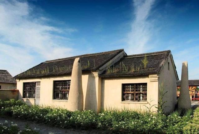 在农村原有宅基地，现是非农户口是否可以回村翻建？答案很简单