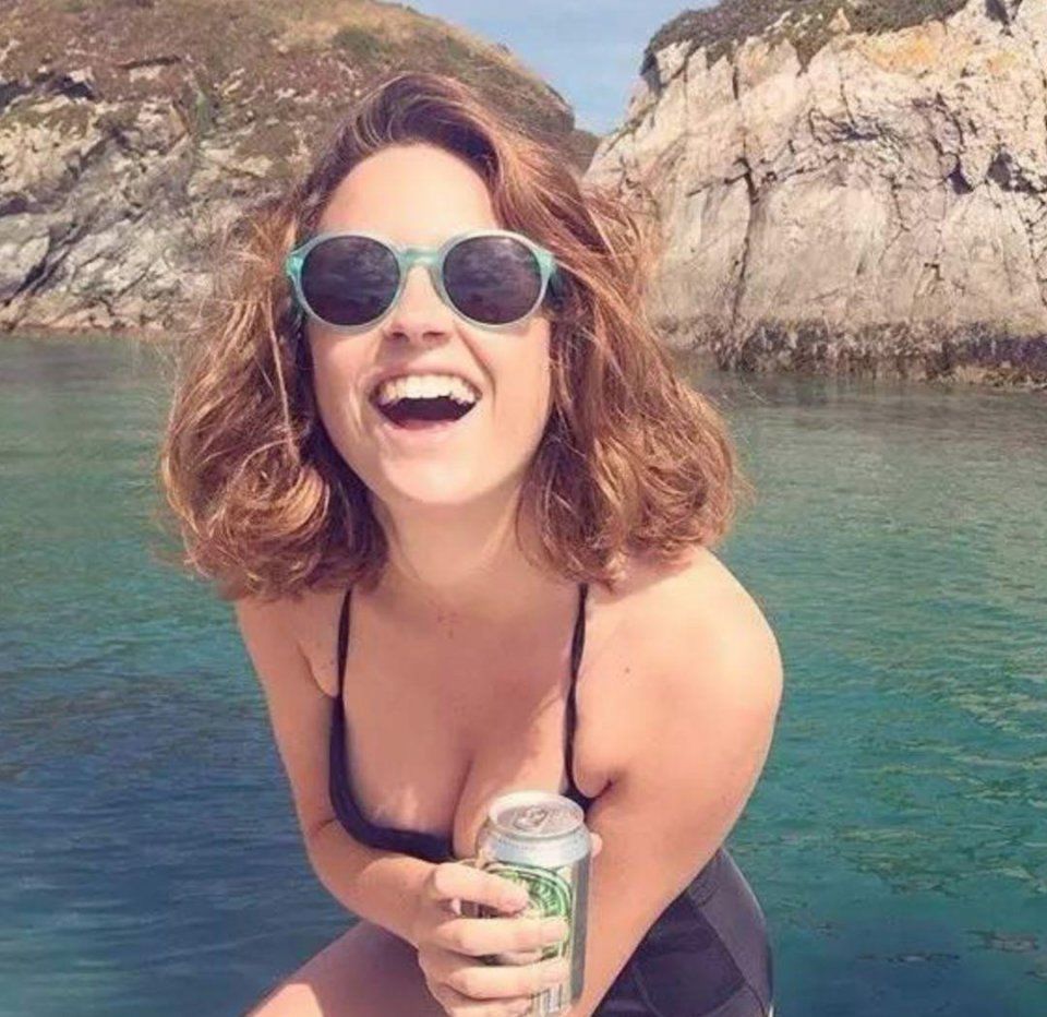 INS上的假白富美蹭明星热度狂练硅胶臀，还熬夜P图P到肾虚?