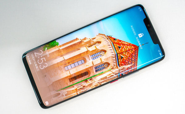 华为Mate 20 Pro上手体验,后置“浴霸三射”带来别样惊喜。