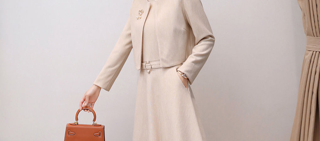 太美了，46岁老婆穿上这样的连衣裙，美的倾国倾城，女神范十足