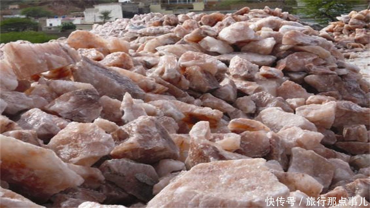 在中国便宜进口，高价卖给中国，这东西中国游客还争相抢购！