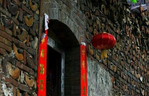 “铜钱”垒墙，陶瓷盖房，河南这座“土豪村”曾比肩景德镇