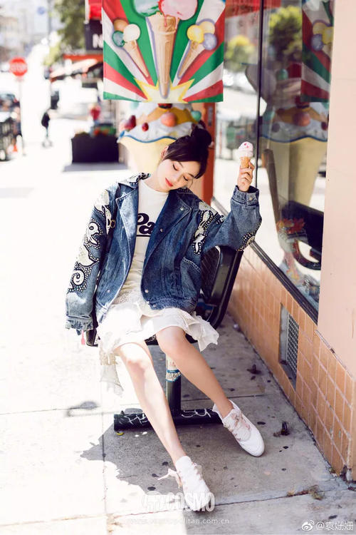 《幻乐之城》就是王菲带领的大型时装秀