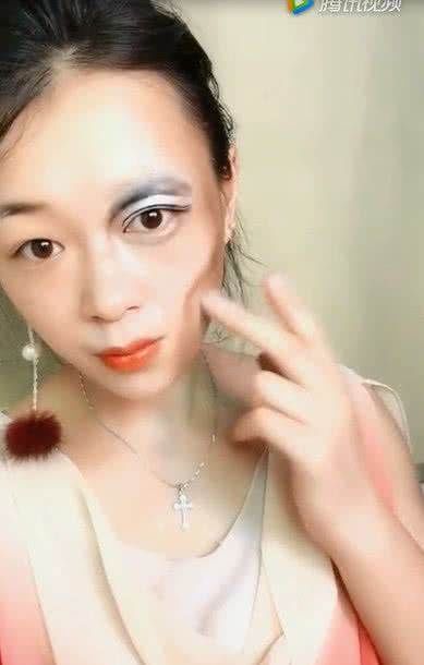 90后妹子仿妆马云,看过程很普通,但是结果却出人意料