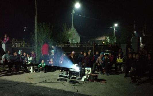  #农村#农村80年代老照片：人与人贫富差距几乎为零，大家钱不多