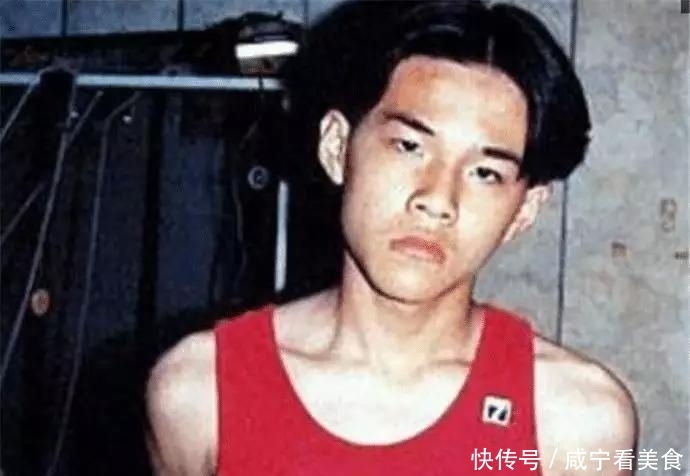  【如同】葛优头发浓密如同小鲜肉，周润发抱着谢霆锋买可乐