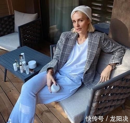 #美美#女孩们如何美美地去复工来康康今年流行的这些穿搭风格吧