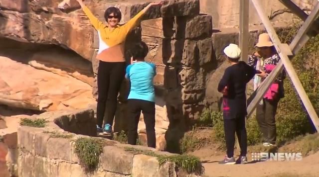 游客把这个国家逼疯: 悬崖冒死拍照 留下一地垃圾 出人命也挡不住