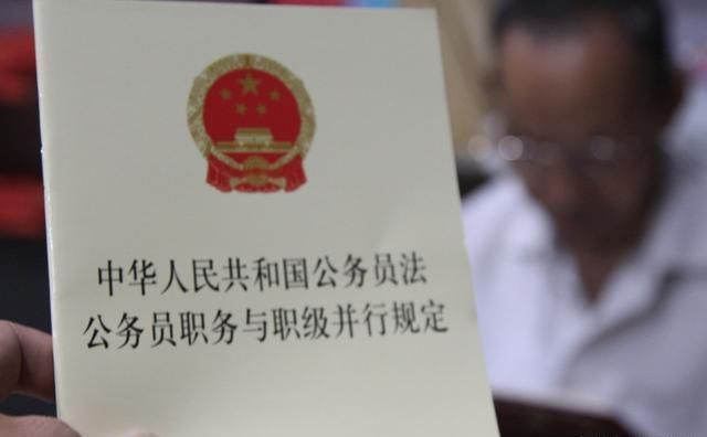 事业单位专业技术人员的技术职称，是否也能与工龄并行