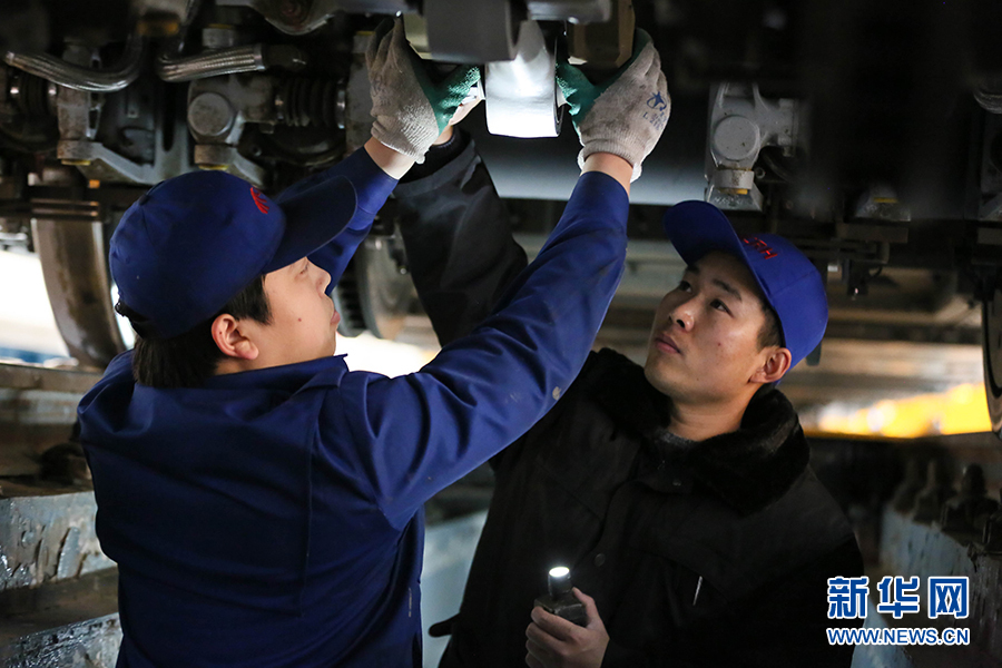 探秘高铁动车组“全科医院” 看“大夫”们如何为动车组保驾护航