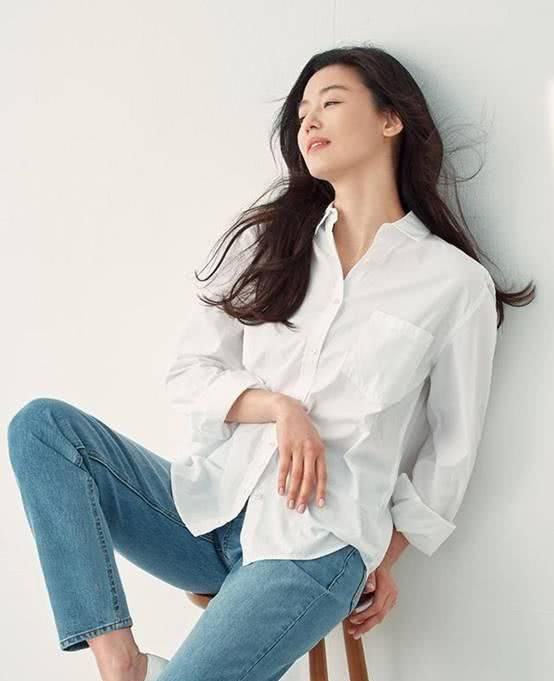  「故意」快40岁女人别故意穿得太嫩，学下全智贤的优雅穿搭，减龄又显身材
