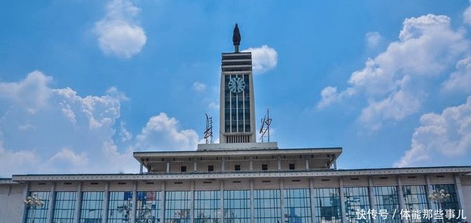  「经济总量」河南的省会郑州，作为国家中心城市，为何不是副省